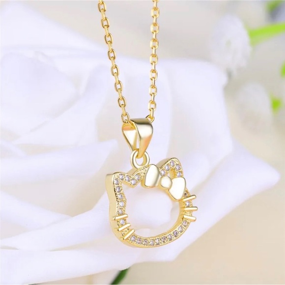 Hello Kitty Pendant Necklace - Picture 3 of 3